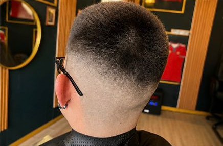 Corte fade visto desde atrás